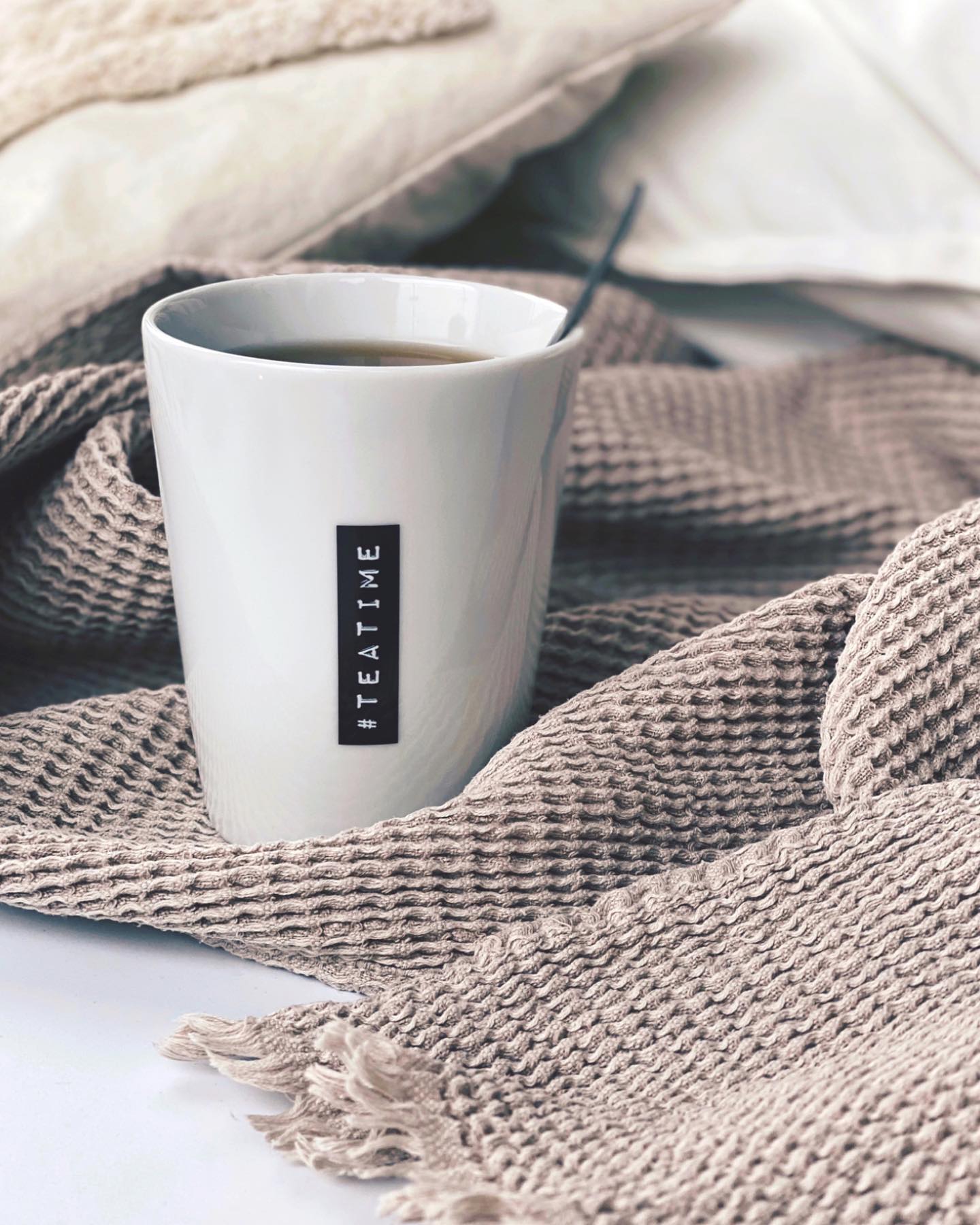 Becher Labelwrite #Teatime schwarz I gold